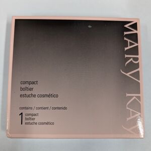 Mary Kay Fillable Magnetic Compact NWT